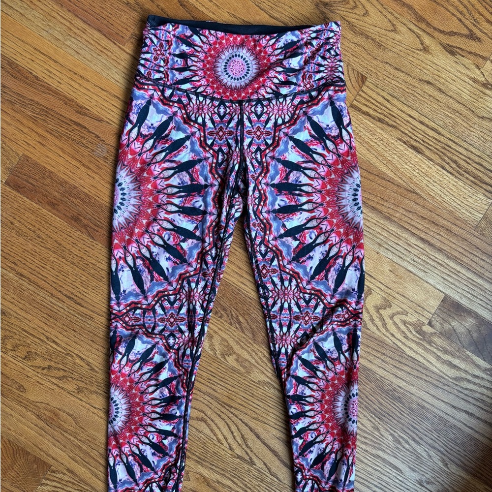 Wolven Threads Leggings Size S